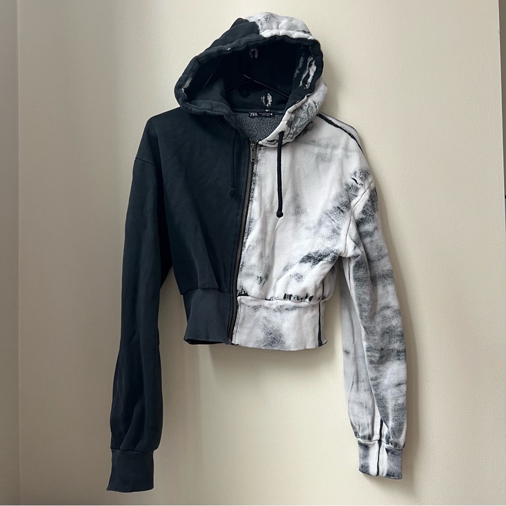 Zara Two-Tone Grey and White Cropped Hoodie Jacket